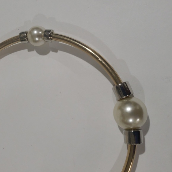 Dual-Tone Gold Pearl Collar w/ Silver Spacer Beads – Minimalist Bold Jewelry - Picture 6 of 8